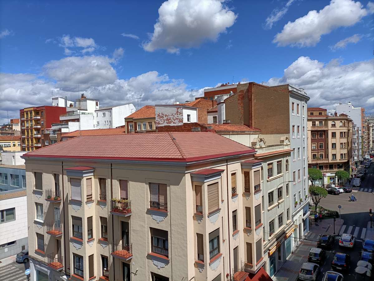 Apartamento, Calle Roa de la Vega, León León, Venta - León (León)