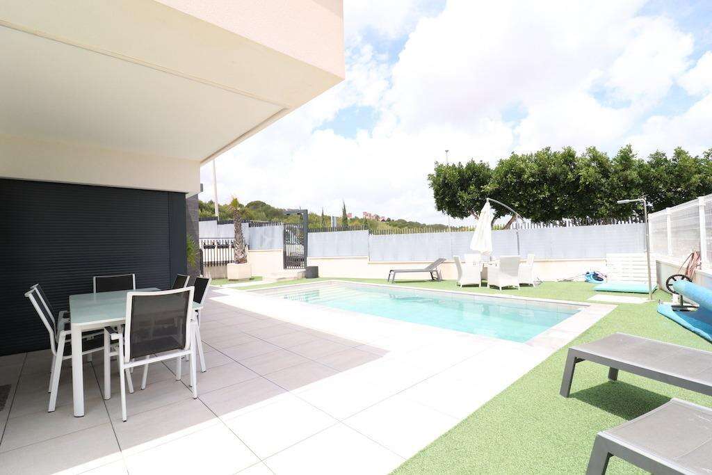 Chalet en venta en San Miguel de Salinas