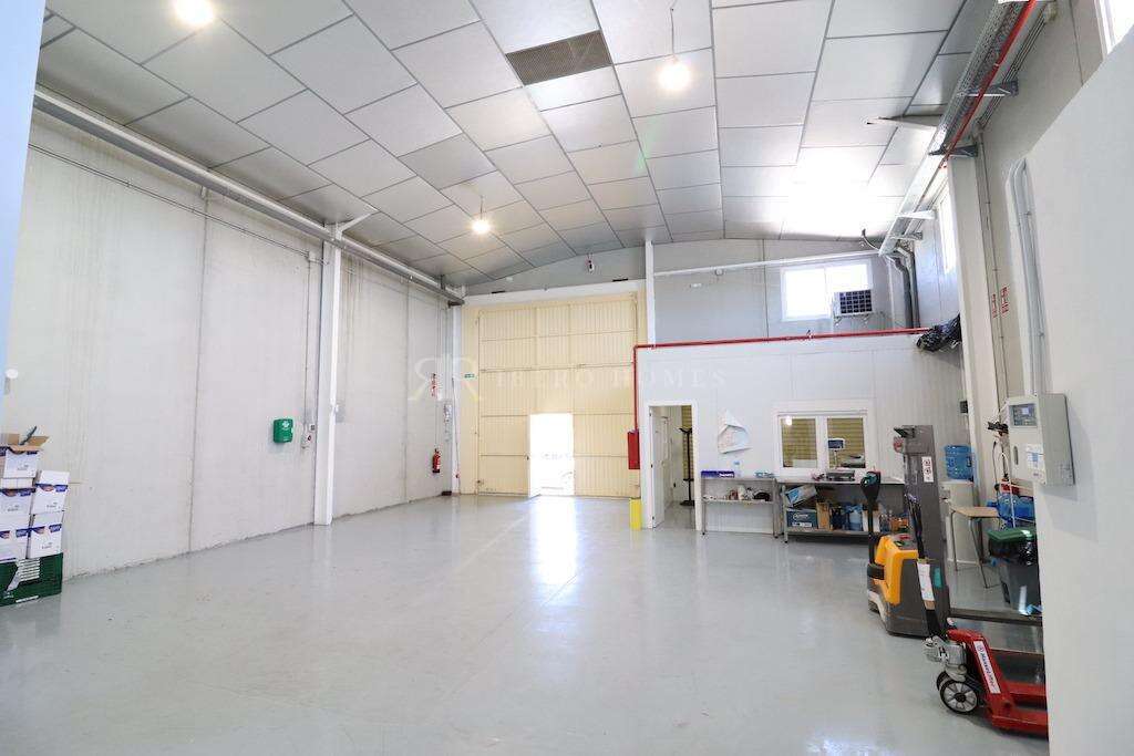 Nave industrial en venta en Los Montesinos