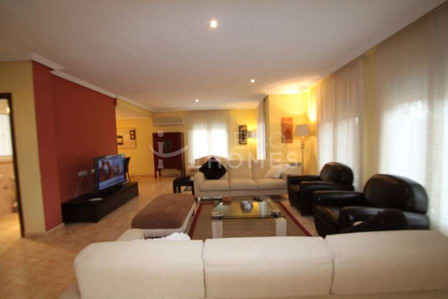 Chalet en alquiler en Orihuela zona Orihuela-Costa